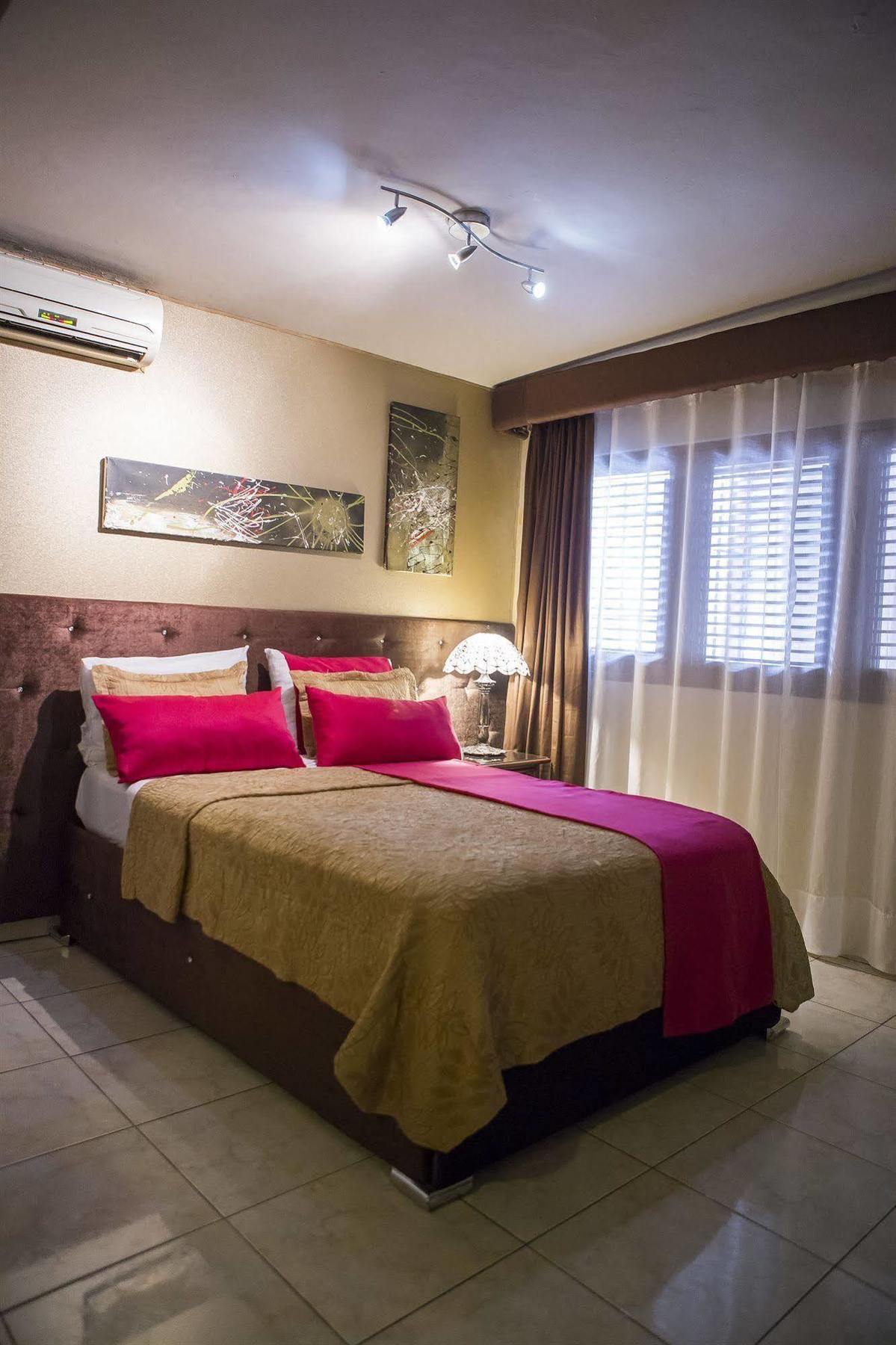 Jardines Del Teatro Hotel Santo Domingo Exterior photo