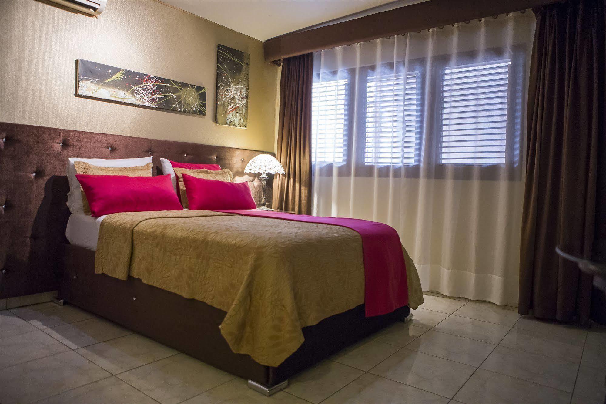 Jardines Del Teatro Hotel Santo Domingo Exterior photo